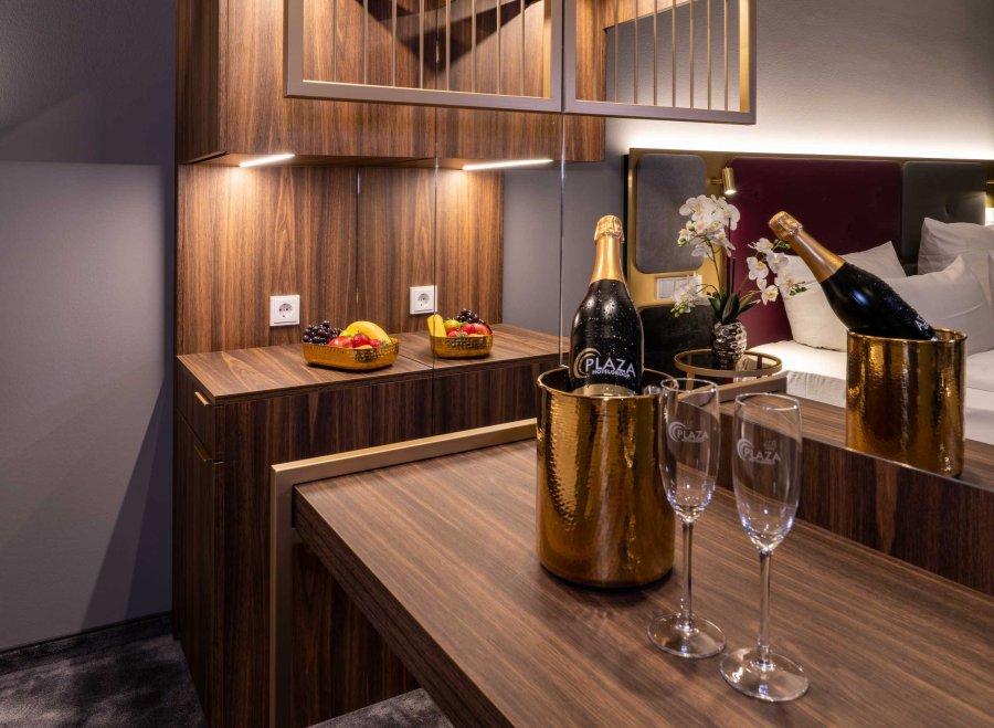 Plaza Premium 4* München